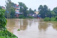 মুহুরী-নদীর-পানি-বিপৎসীমার-ওপরে,-বাঁধ-ভেঙে-ডুবছে-জ