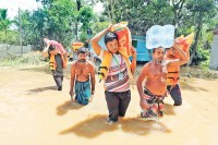 সমন্বয়হীনতায়-ত্রাণ-যাচ্ছে-না-প্রত্যন্ত-এলাকায়