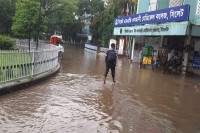 বৃষ্টি-ও-পাহাড়ি-ঢলে-ভাসছে-সিলেট,-বন্যার-শঙ্কা