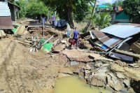 নামছে-পানি-:-দেখা-দিয়েছে-ডায়রিয়াসহ-পানিবাহিত-রোগ