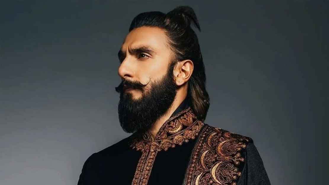 বলিউডে নিষিদ্ধ রণবীর সিং
