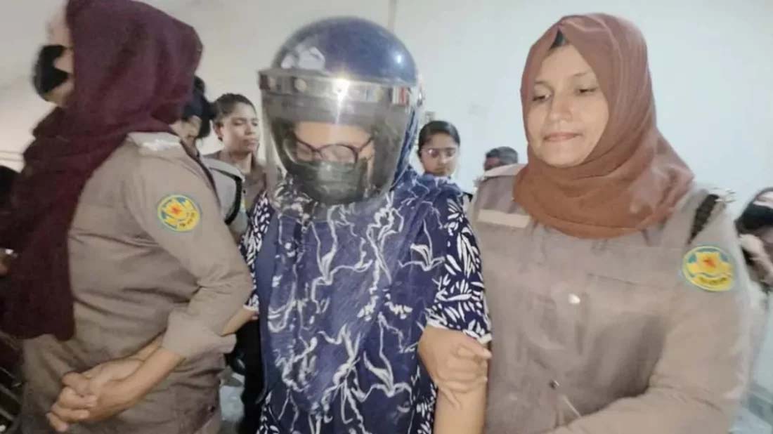 ‘এর চেয়ে ক্রসফায়ারে মেরে ফেলেন আমাকে, এত টাকা কোথায় পাবো?’: সুব্রত বাইনের মেয়ে খাদিজা ইয়াসমিন বিথী