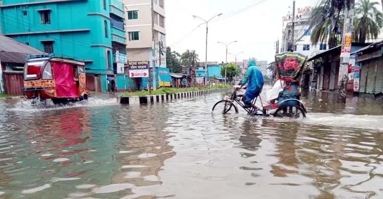 বিসিসি’র জলাবদ্ধতায় কোটি টাকা ব্যয়েও কমেনি নগরবাসীর দুর্ভোগ
