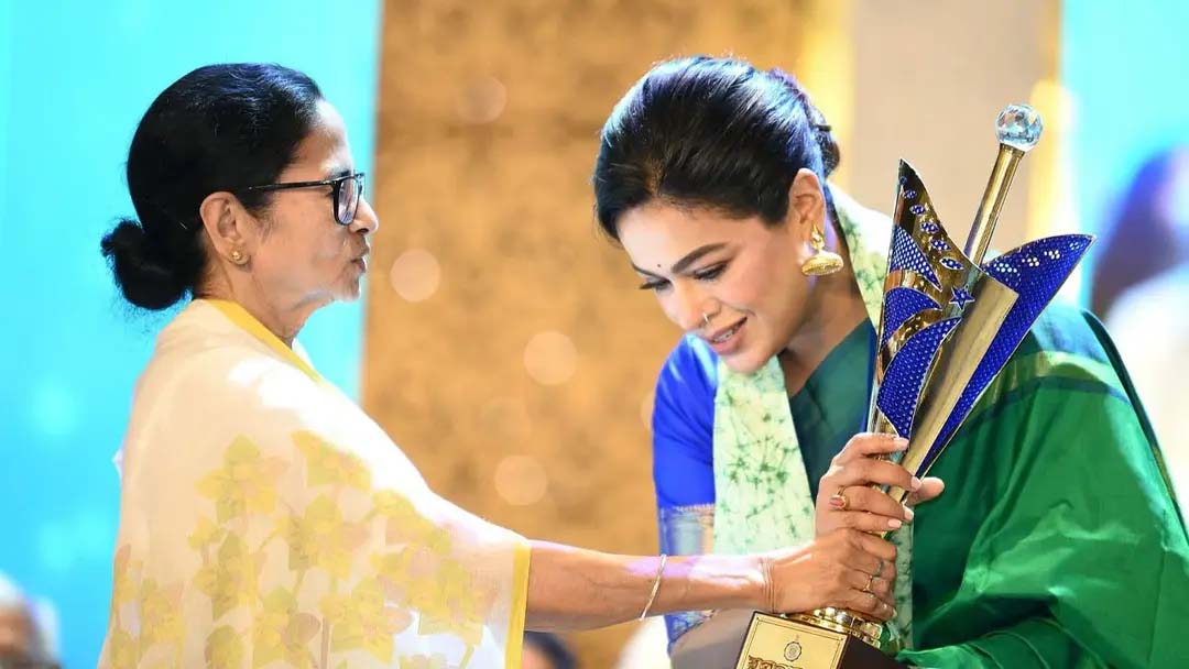 ‘দিদি যেখানে আমি সেখানে’ বলা ইমন এবার বিজেপির মঞ্চে!
