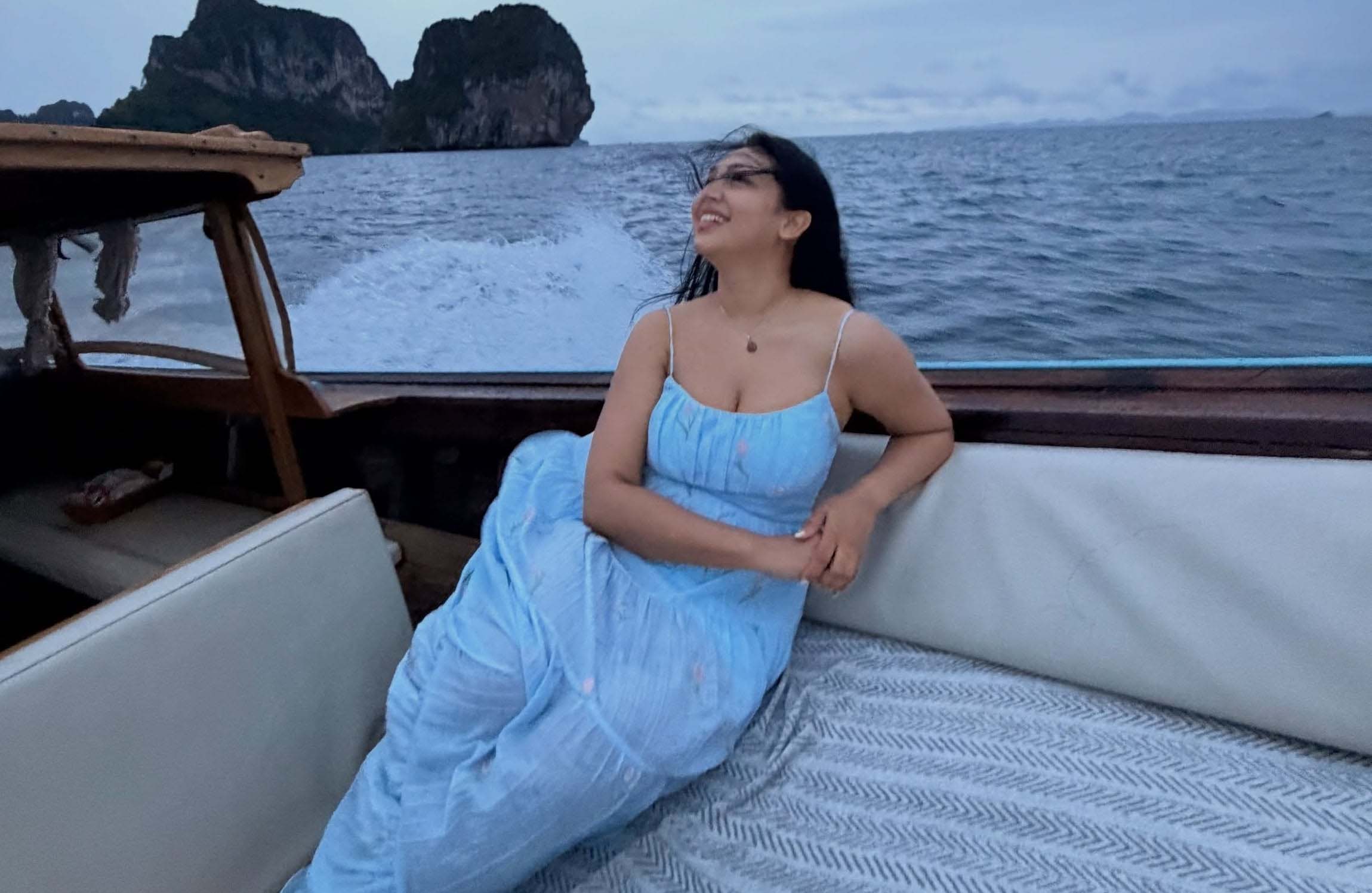 একগুচ্ছ নতুন ছবি শেয়ার করে পুরনো স্মৃতিতে ডুব দিলেন প্রভা