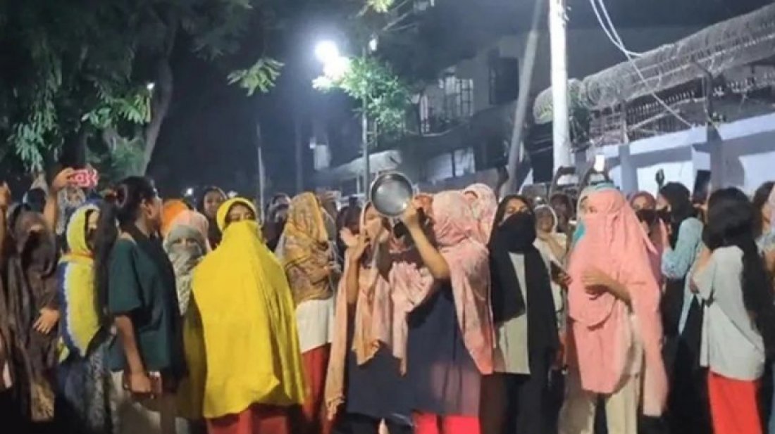 ইডেন কলেজে রাজনীতি বন্ধে ‘গুপ্ত রাজনীতির’ অভিযোগ