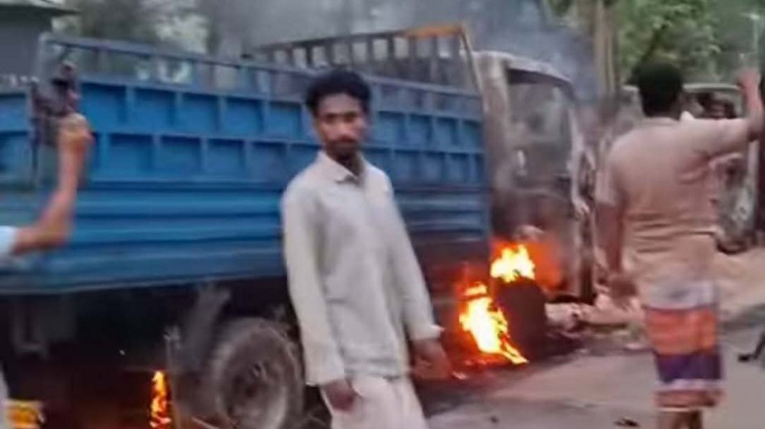 কালিয়াকৈরে গরুচোর সন্দেহে তিনজনকে পিটিয়ে হত্যা, ট্রাকে আগুন