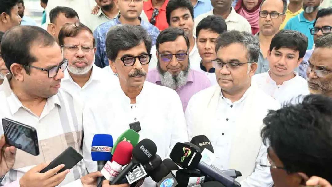 গবাদিপশু প্রবেশ ঠেকাতে বিজিবি সতর্ক অবস্থানে আছে : প্রাণিসম্পদ মন্ত্রী