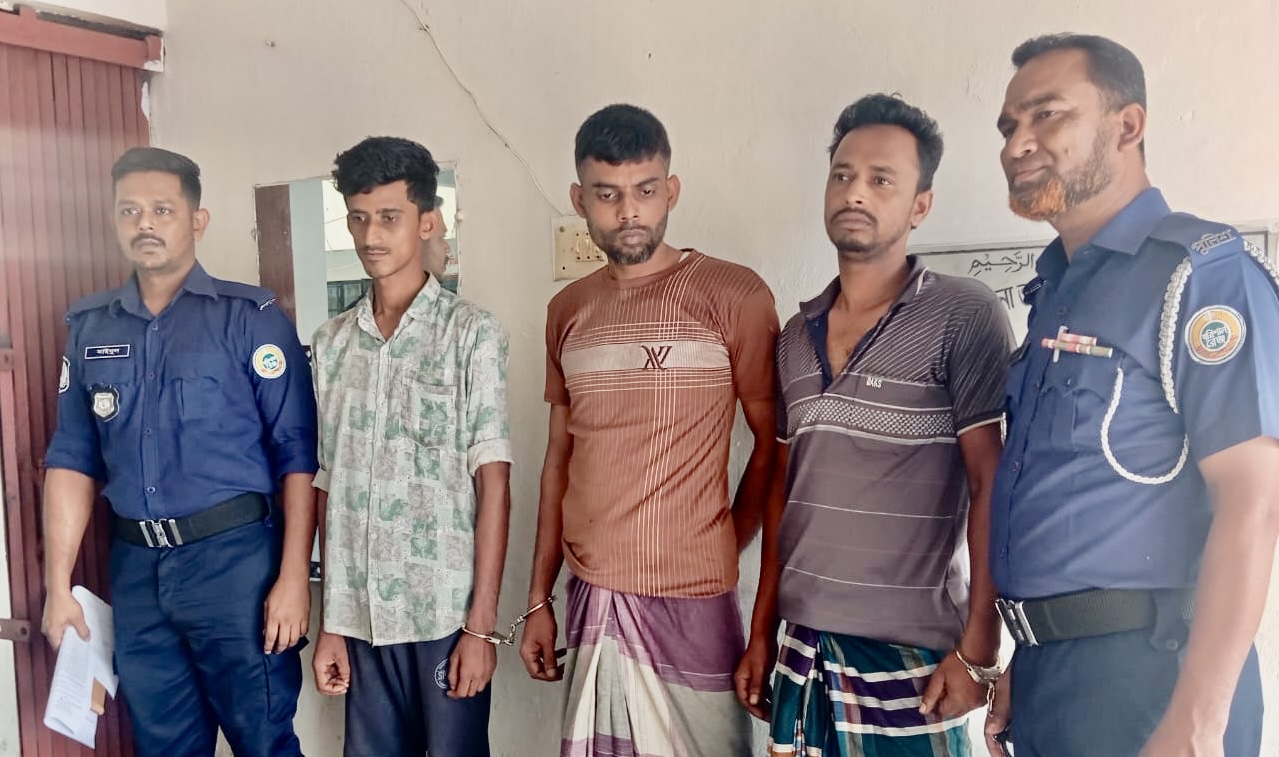 নাজিরপুরে জাল টাকাসহ তিন জন গ্রেপ্তার