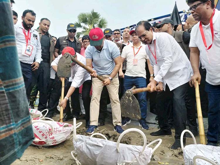 ৫ আগস্টে বিতাড়িতদের সাথে এরা তলে তলে খাতির শুরু করেছে: প্রধানমন্ত্রী