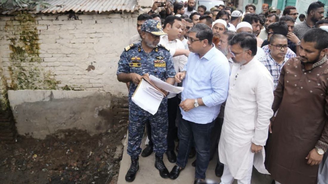 খাল পরিষ্কার কার্যক্রম তদারকিতে প্রতিমন্ত্রী মীর শাহে আলম