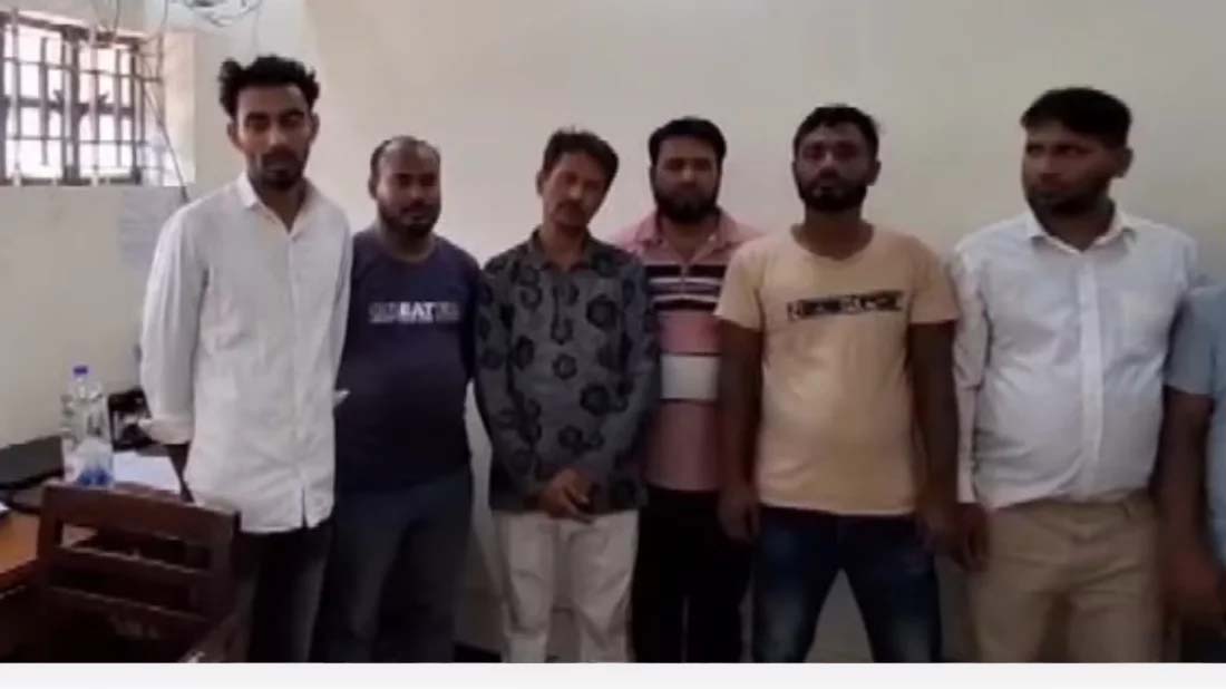 রাজধানীতে কার্যক্রম নিষিদ্ধ আওয়ামী লীগের ঝটিকা মিছিল, আটক ১০