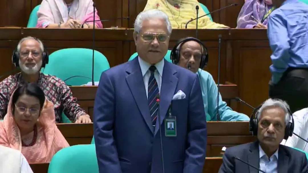 অর্থমন্ত্রী দুঃসাহসী, গগনস্পর্শী বাজেট দাঁড় করিয়েছেন: আলতাফ হোসেন চৌধুরী