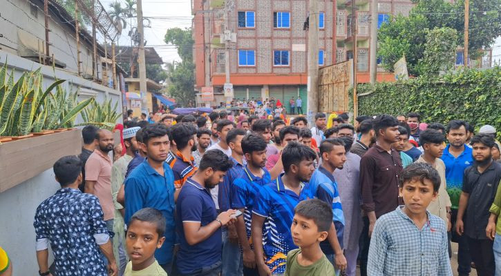 গাজীপুরে কারখানায় এক নারী শ্রমিকের মৃত্যুর ঘটনায় বিক্ষোভ ও ভাঙচুর