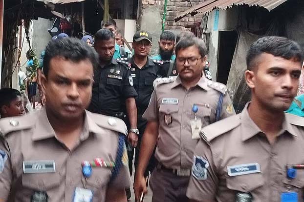 খুলনায় র‍্যাবের অভিযানে গ্রেপ্তার আরও ৩৩