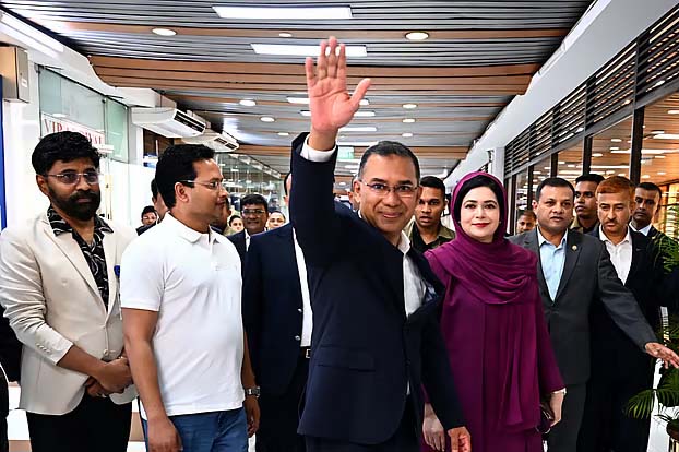 মালয়েশিয়া সফরে প্রধানমন্ত্রী : নতুন সম্ভাবনার হাতছানি