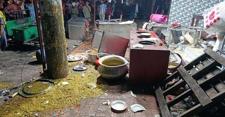 রাজশাহীতে রেস্তোরাঁয় হামলা: সাবেক শিবির নেতাসহ ৩০ জনের নামে মামলা