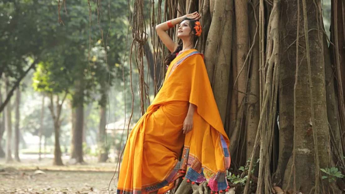 প্রখর রোদ আর গরমে ঘামে স্বস্তি দেবে চার রঙের পোশাক