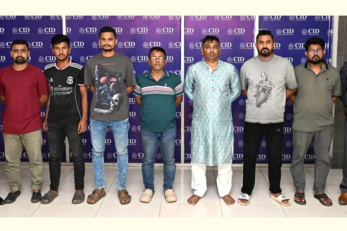 বিমানবন্দরে গিয়ে নারী জানতে পারেন, তাঁর ভিসায় আরেকজন ইতালি চলে গেছেন