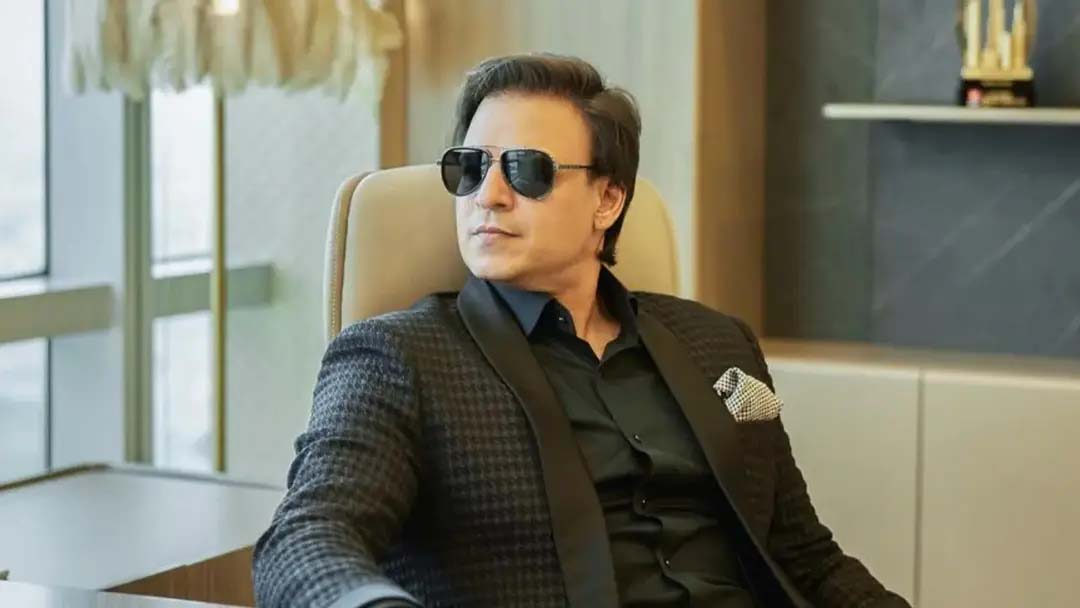বিবেকের জীবন যখন ওলটপালট হয়ে যায়, এ সময় পথ দেখিয়েছিলেন অক্ষয় কুমার