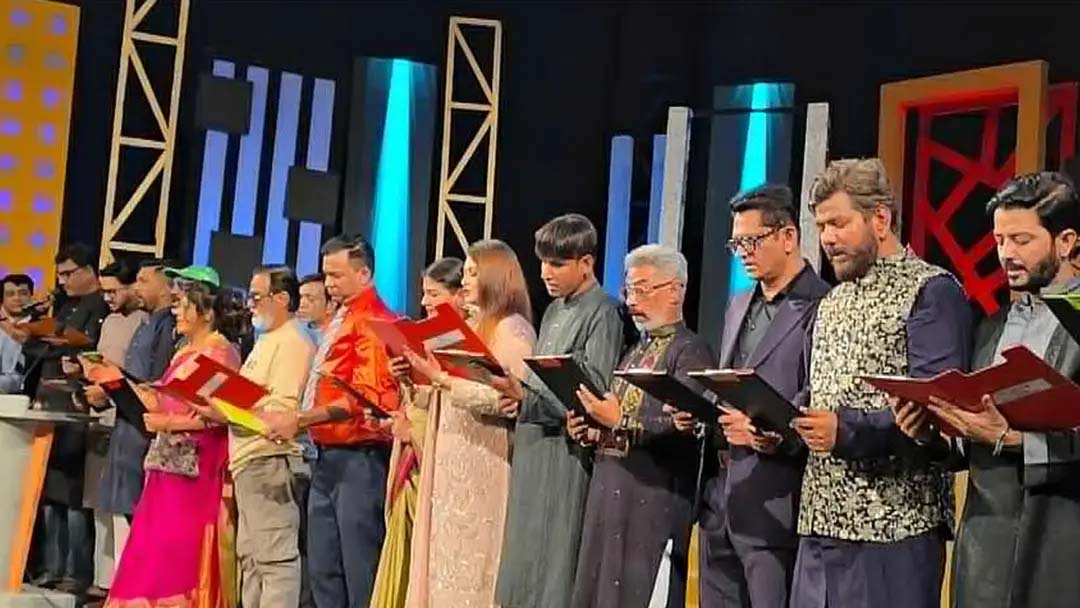 শপথ নিয়ে দায়িত্ব গ্রহণ করল বাংলাদেশ চলচ্চিত্র শিল্পী সমিতির নতুন কমিটি