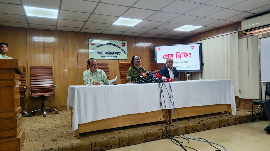 সংশোধনীর মাধ্যমেই সংবিধানে বড় পরিবর্তন সম্ভব: তথ্য উপদেষ্টা