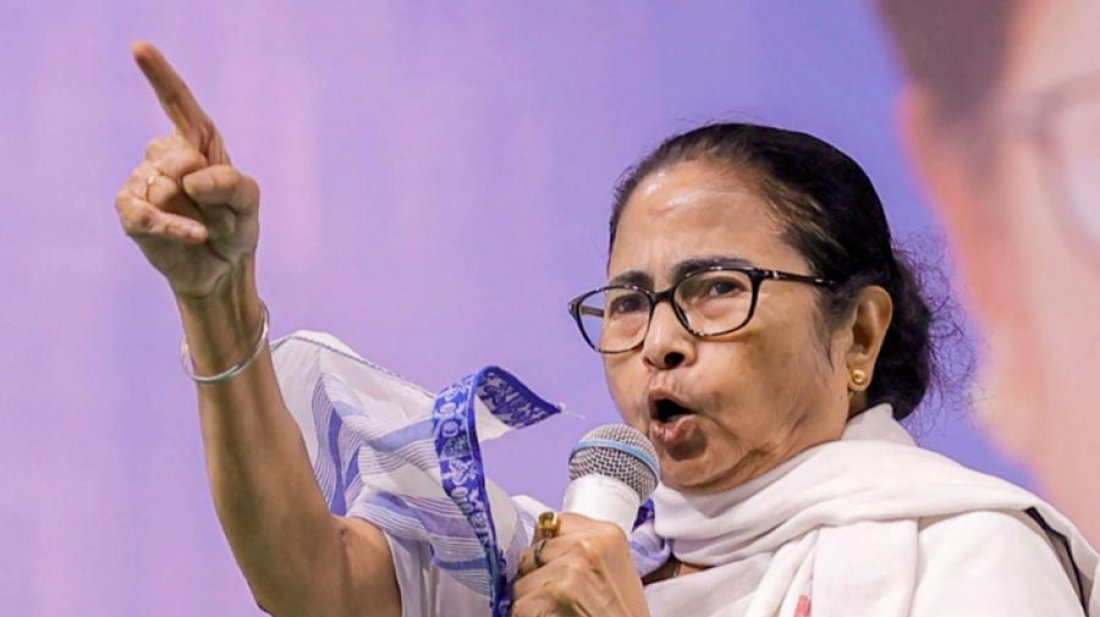 করবো-লড়বো-বাঁচবো: বিজেপিকে মমতার ‘ফিরে আসার’ বার্তা