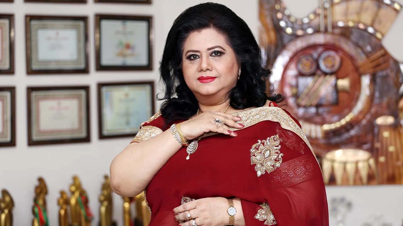 বন্যার্তদের সহযোগিতায় গাইবেন রুনা লায়লা