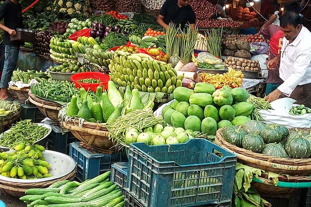 বৃষ্টির দাপটে রাজধানীতে সবজির দাম বাড়তি