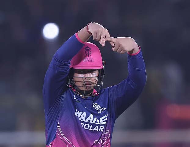 মায়ের কঠোর পরিশ্রম ও আত্মত্যাগকে সম্মান জানাতেই তিন আঙুলে ‘এ’ বানান সূর্যবংশী