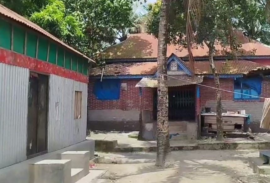 তিতাস ও মেঘনায় চর দখল নিয়ে টেটাযুদ্ধে নারী নিহত, মামলা-পুরুষশূন্য গ্রাম