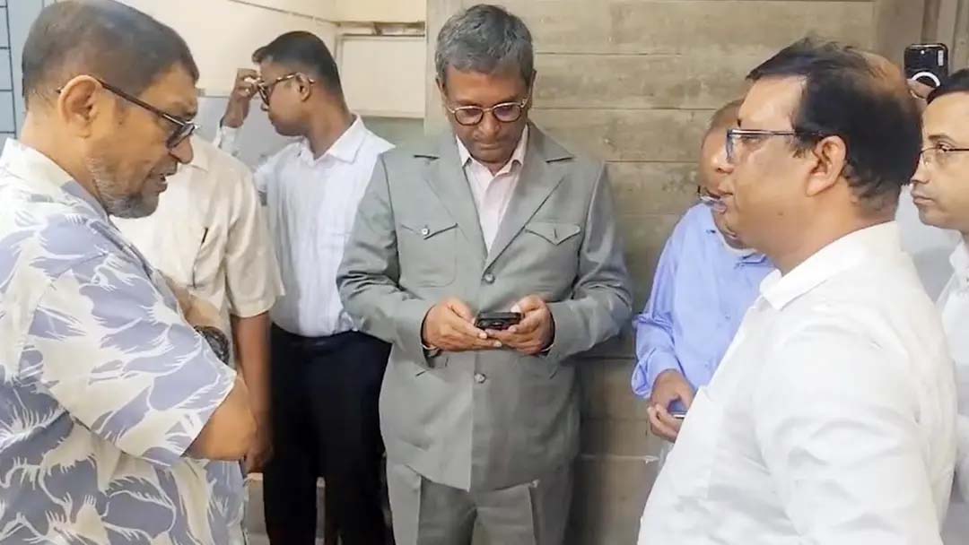 চাঁদপুরের সিভিল সার্জনকে বদলির ২ ঘণ্টা পর প্রত্যাহার