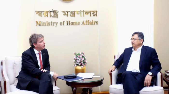 রোহিঙ্গা সংকট আঞ্চলিক নিরাপত্তার জন্য হুমকি: স্বরাষ্ট্রমন্ত্রী | Dainik  Provat