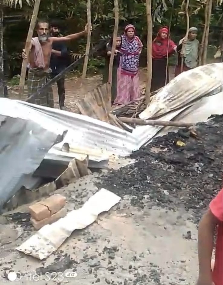 পিরোজপুরে বসতঘরে আগুন, ব্যক্তিগত বিরোধের অভিযোগ