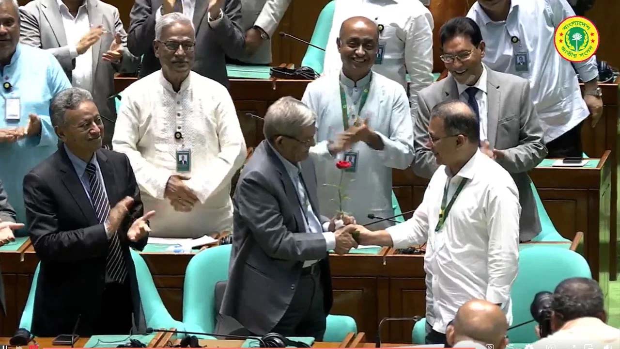 ২৩তম রাষ্ট্রপতি নির্বাচিত হলেন মির্জা ফখরুল ইসলাম আলমগীর