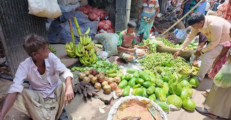 রাজশাহীতে সপ্তাহের ব্যবধানে চড়া ডিমের বাজার
