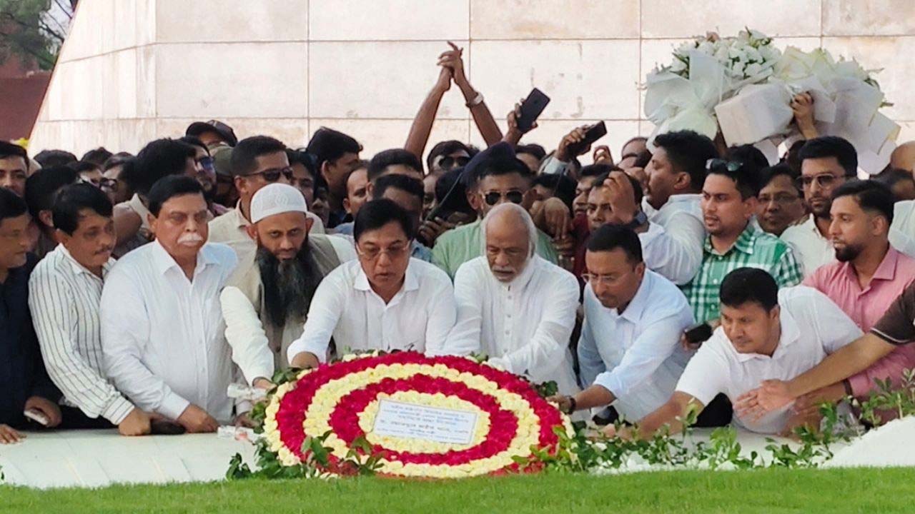 জিয়াউর রহমান ও খালেদা জিয়ার সমাধিতে নতুন মন্ত্রীদের শ্রদ্ধা