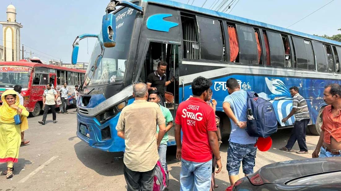 ঘোষণার আগেই বাসে ১০-২০ টাকা বাড়তি ভাড়া আদায়