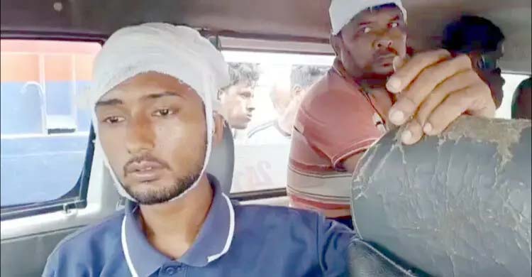 নড়াইলে দু’পক্ষের সংঘর্ষে গুলিবিদ্ধসহ আহত ৮