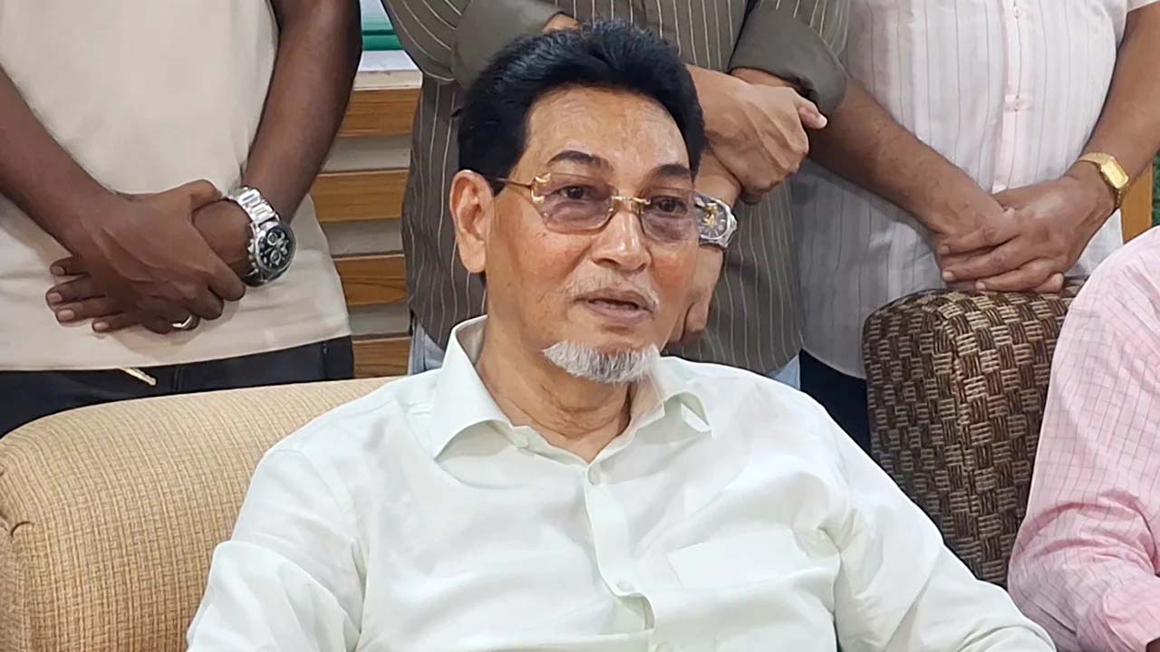 দুপুরে হাসিনার খরচ ছিল সাড়ে ১০ লাখ, তারেক রহমান খান ১৫০ টাকা: চিফ হুইপ