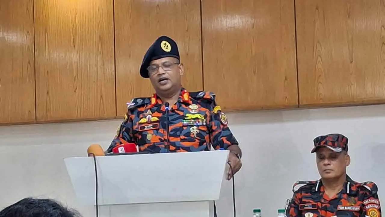 পূজামণ্ডপের অগ্নিনিরাপত্তায় জনবল ও সরঞ্জাম প্রস্তুত ফায়ার সার্ভিসের
