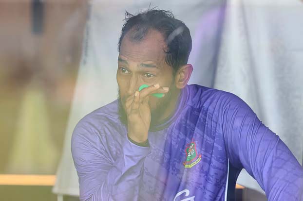 আঙুল থেঁতলে গেছে মুশফিকের, তবে খেলবেন সিলেট টেস্টে