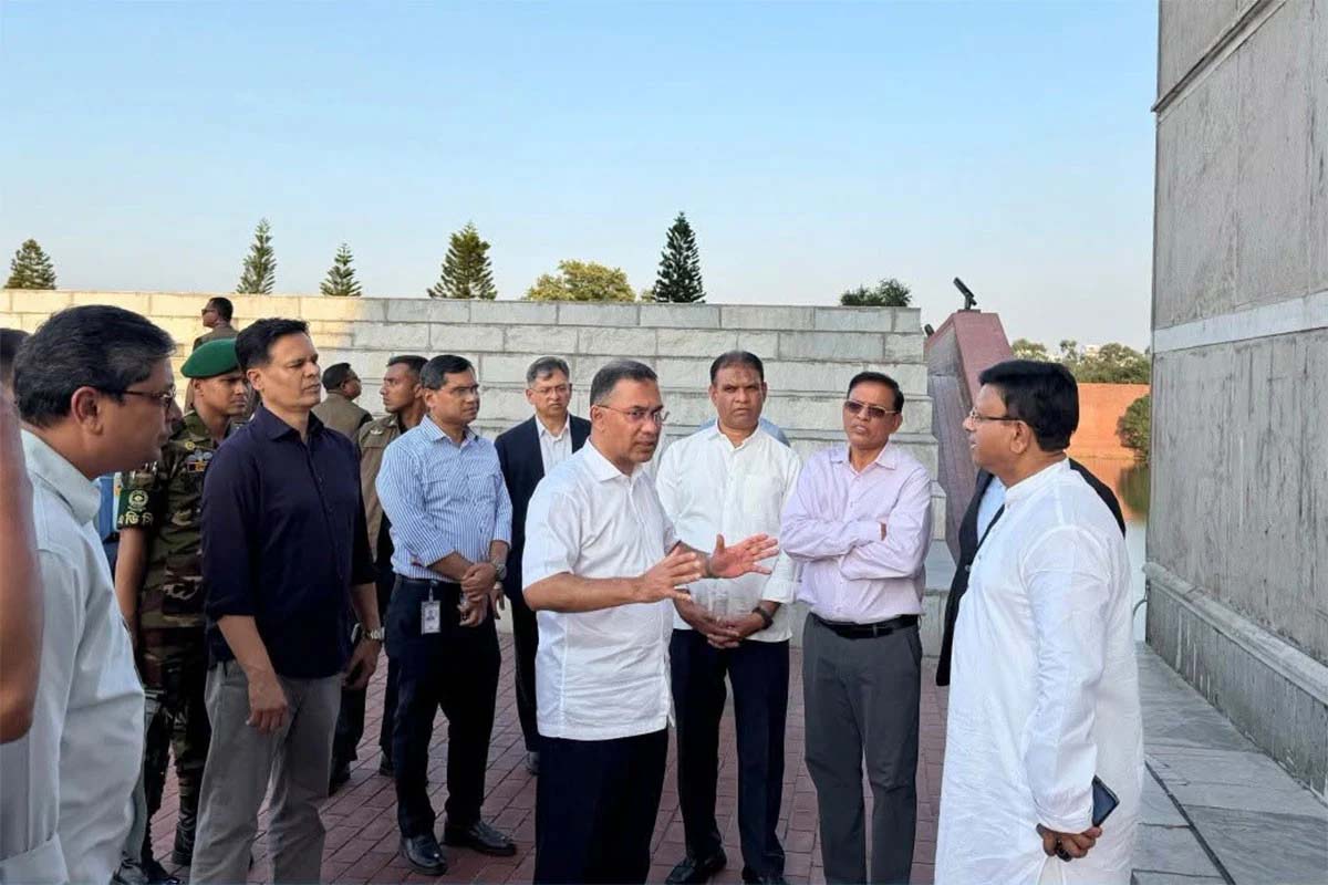 জাতীয় সংসদ ভবন প্রাঙ্গণ পরিদর্শন করলেন প্রধানমন্ত্রী